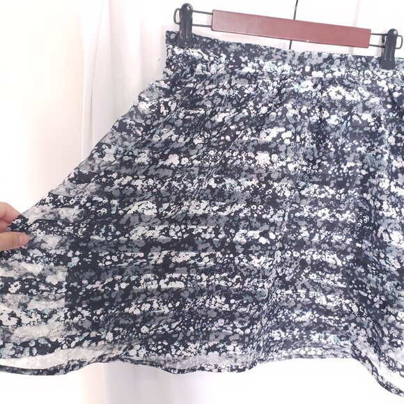 Xhilaration Multicolor Floral Stripe Splatter Sheer Ruffle Short Skirt Size M - Picture 7 of 13